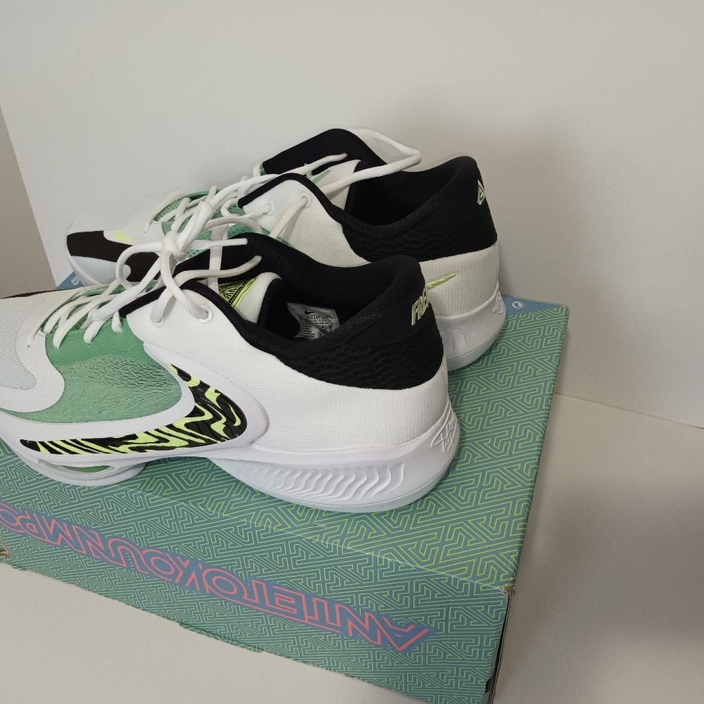 Nike Zoom Freak 4